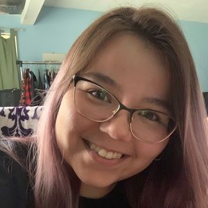 Meet your Posher, Alexis